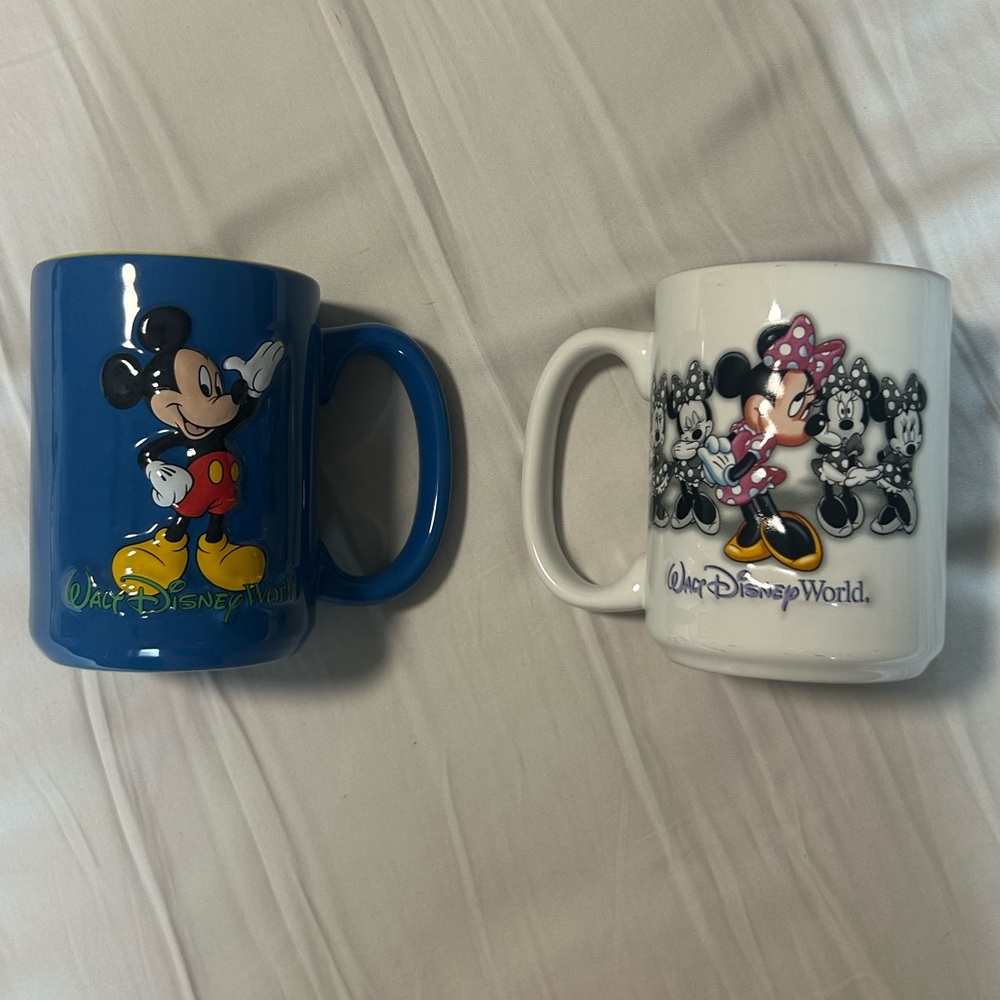🏰 DISNEY set of Two Mickey & Minnie Large Mugs 🏰